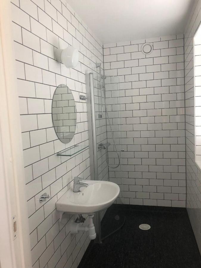 Briq Hotell Hova Екстериор снимка